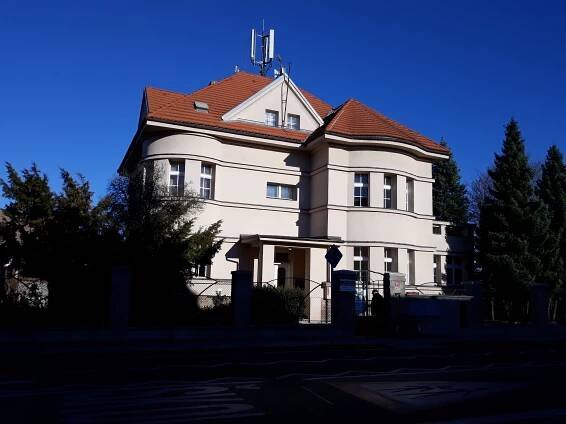 Výzva k podání nabídky na opravu oplocení č.p.51 v Praze-Satalicích