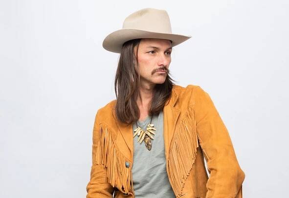 Walking The Floor – Walking The Floor with Chris Shiflett