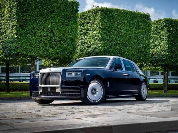 Rolls-Royce Built A Pink SUV For An Eccentric Buyer