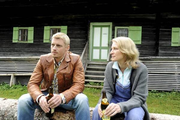Záchranáři z hor - Zády ke zdi - Z filmu - Martin Gruber, Stefanie von Poser
