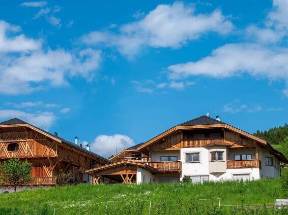 Pobyty na farmě v Jižním Tyrolsku - Rezervace pokojů a apartmánů
