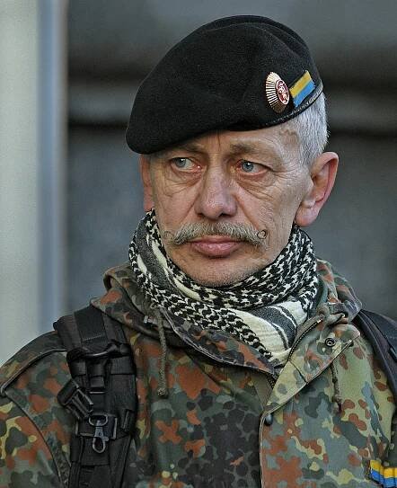 File:Euromaidan 2014 in Kyiv. Guard of Maidan.jpg - Wikimedia Commons