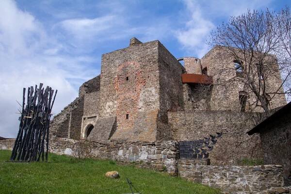 Hrad Helfštýn se znovu otevírá návštěvníkům. Čeká vás nově zpřístupněné torzo hradního paláce i několik zajímavostí - OLOMOUC.CZ