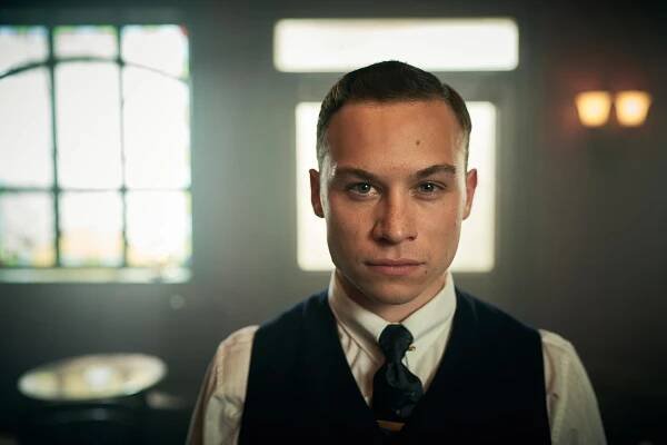 Gangy z Birminghamu - Pan Jones - Promo - Finn Cole