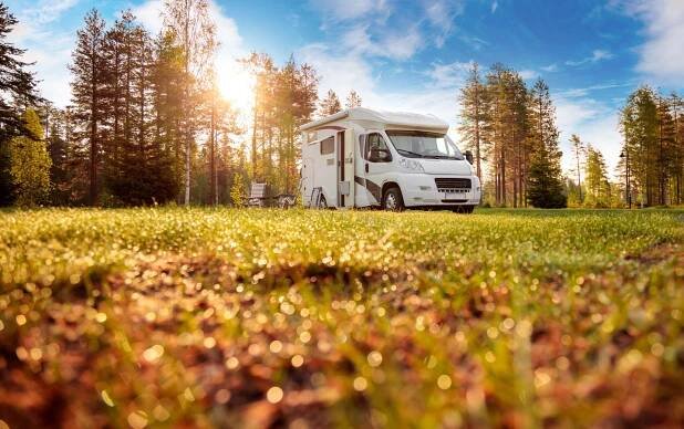 Rodinná dovolená cestování Rv, dovolená v karavanu — Stock obrázek