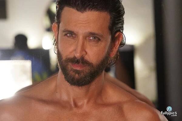 Actor Hrithik Roshan HD Pictures - FullyPics