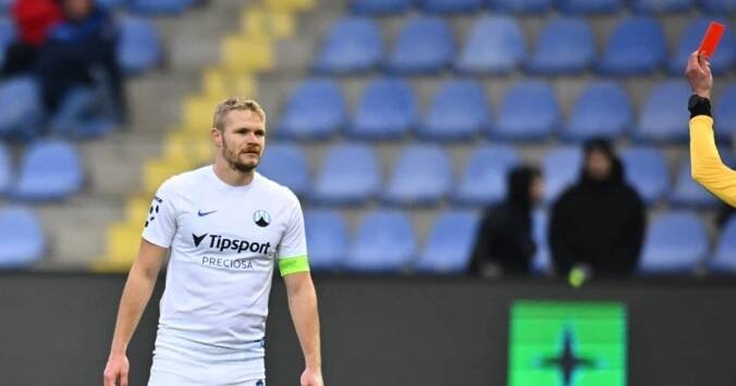 Liberec měl proti Baníku dohrávat v devíti lidech, kromě Mikuly měl červenou kartu vidět i Hlavatý
