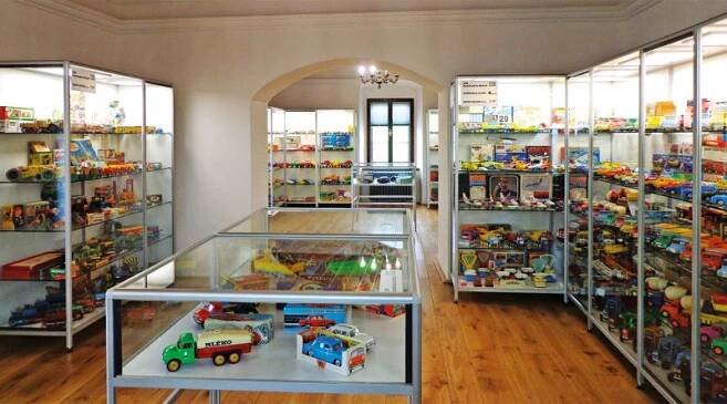 Abrex opět otevřel Muzeum autíček v zámečku Příseka u Jihlavy, kde je jedna z největších sbírek modelů – MODEL DEPO