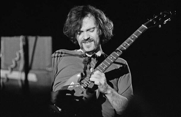 John Abercrombie, Lyrical Jazz Guitarist, Dies at 72