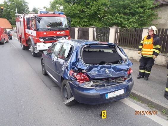 V Domažlicích u nemocnice hasiči zajistili místo nehody osobního… | POŽÁRY.cz - ohnisko žhavých zpráv | hasiči aktuálně