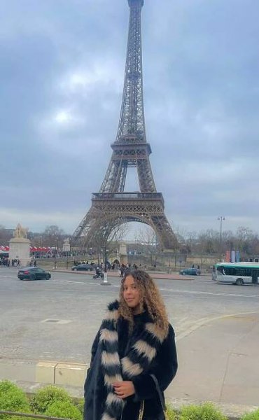A particularly popular spot is Trocadéro, where you can cross the road from the Eiffel Tower to elevated steps offering a sweeping 360-degree view of this Parisian landmark