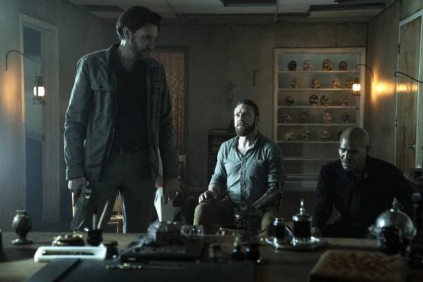 Živí mrtví - Vojenští vůdci - Z filmu - Jason Butler Harner, Ross Marquand, Seth Gilliam