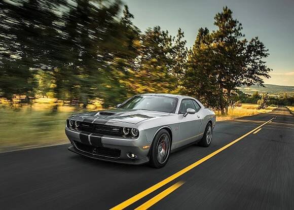 2015 Dodge Challenger SRT Specs, Performance & Photos