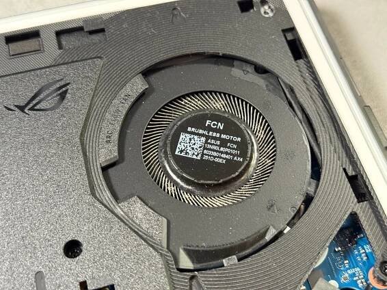 Asus ROG Strix Scar 18