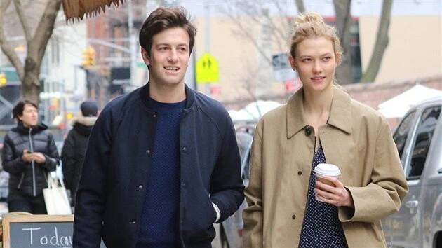 Karlie Klossová a Joshua Kushner (26. 3. 2017, Soho, New York)