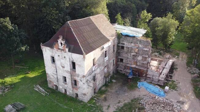Zvěstov (zámek) – Wikipedie