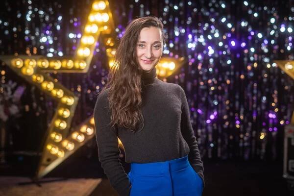 8 finalistů Talentu: Zpívající údržbář, který okouzlil Evu Burešovou, stepaři i akrobaté. Kdo podle vás vyhraje milion?