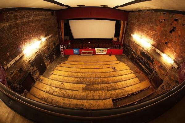 Zachránili 100 let staré kino v Liberci. Byla to ruina bez elektřiny, říká architekt