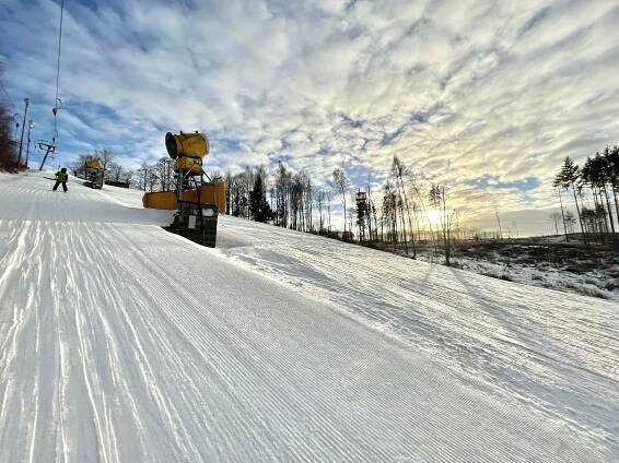Půjčovna lyží a snowboardů - Šacberk | Highland Sport