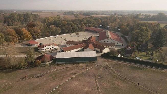Před koňmi byla v Hradištku stáčírna minerální vody, vypráví Půlpánová | Jezdci.cz
