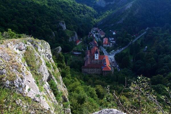 hany.info - Svatý Jan pod Skalou, Svatojánská skála, Český kras