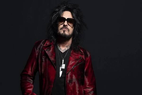 Nikki Sixx řeší i v pětašedesáti trable se stalkerkami
