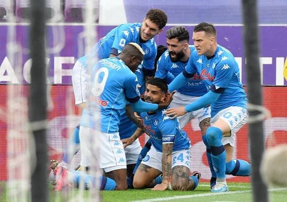 Neapol je díky výhře nad Fiorentinou blíže Lize mistrů, Insigne má střelecký rekord