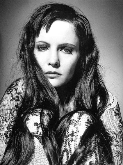 Jennifer Jason Leigh
