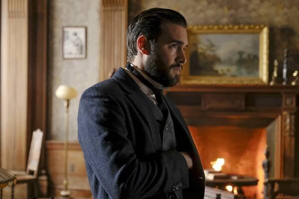 Escaping the Madhouse: The Nellie Bly Story - Z filmu - Josh Bowman
