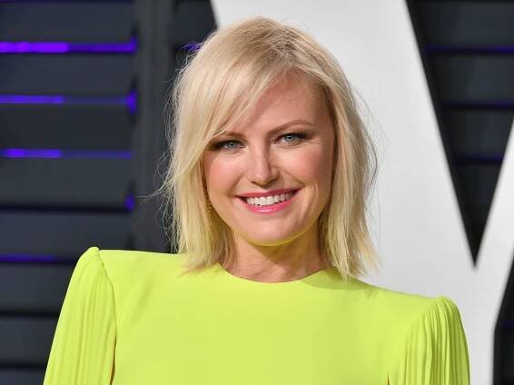 How Malin Akerman Is Maintaining Her Blonde Hair at Home