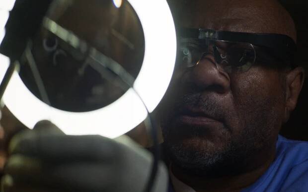 Fotka: Ving Rhames si v Posledním zúčtování opět střihne roli Luthera