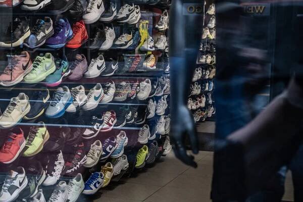 Foot Locker (FL): Company Profile, Stock Price, News, Rankings | Fortune