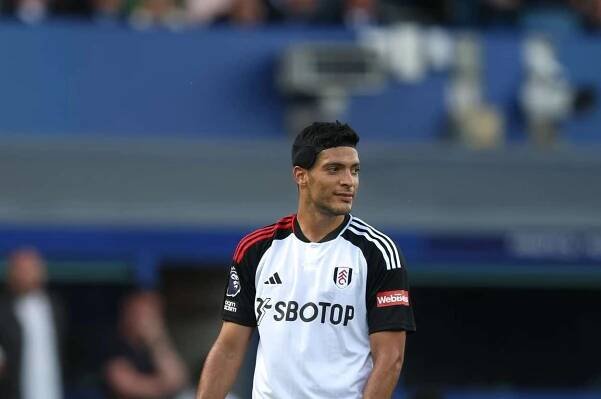 Raúl Jiménez-Fulham.jpg