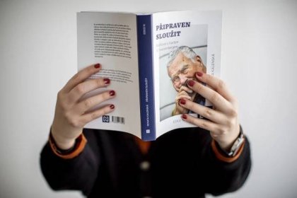 Připraven sloužit. Rozhovor s Karlem Schwarzenbergem : Obchod Deníku N - prodáváme jen to, co sami čteme | Deník N – Nezávislý