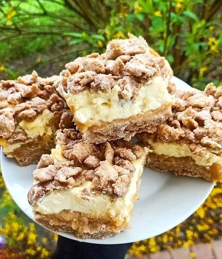 Hledáš recept z jablek? Vyzkoušej tento zdravý jablkový koláč na plech, který kombinuje dokonalou chuť jablek a tvarohu! Díky tvarohu..., 2025