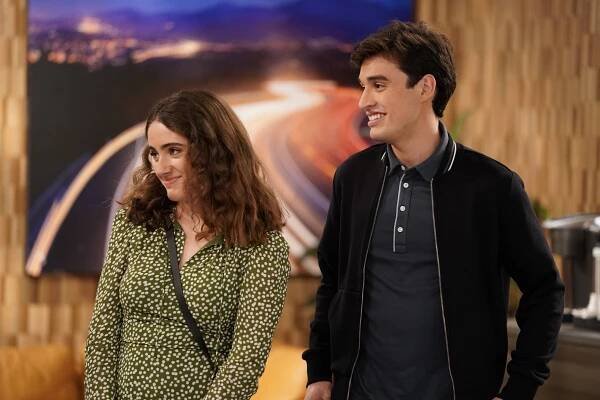 Call Your Mother - New Car, New Job, New Jean - Z filmu - Rachel Sennott, Joey Bragg
