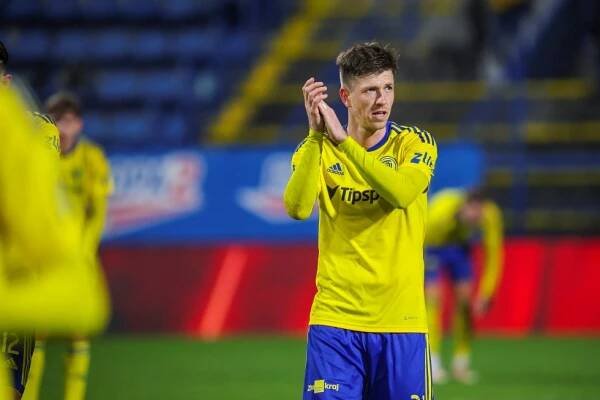Lukáš Bartošák prodloužil smlouvu a dál zůstává ševcem - FC Zlín