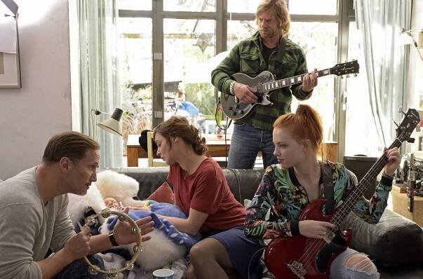 Benno Fürmann, Maja Schöne, Henning Baum, Justina Humpf - Neu in unserer Familie - Ein Baby für alle - Z filmu
