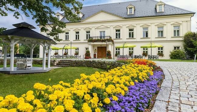 ZÁMEČEK PETROVICE - Prices & Hotel Reviews (Petrovice u Karvine, Czech Republic)