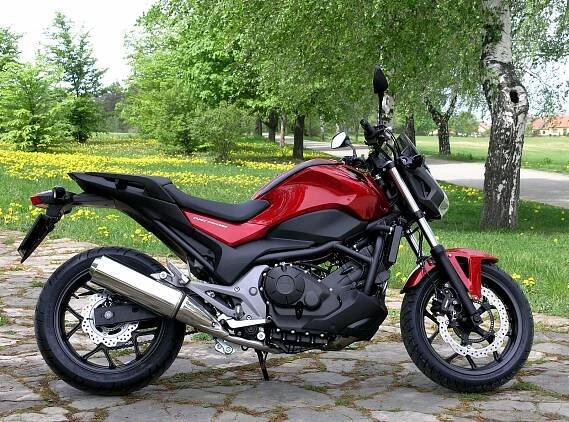 Honda NC750S | Katalog motocyklů a motokatalog na Motorkáři.cz