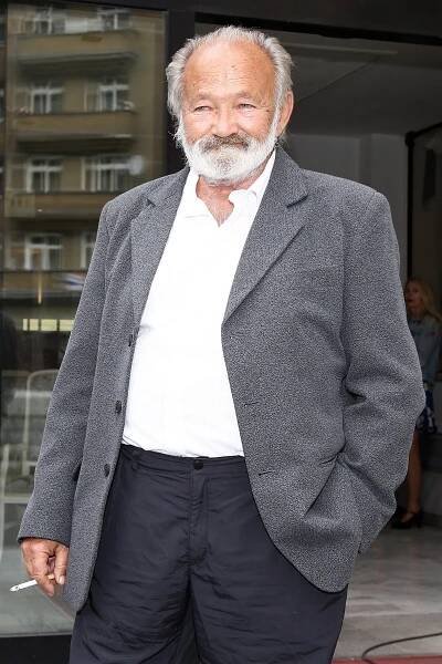 Drápalík z Vesničko má středisková i Pešek z Ulice. Rudolf Hrušínký slaví 75