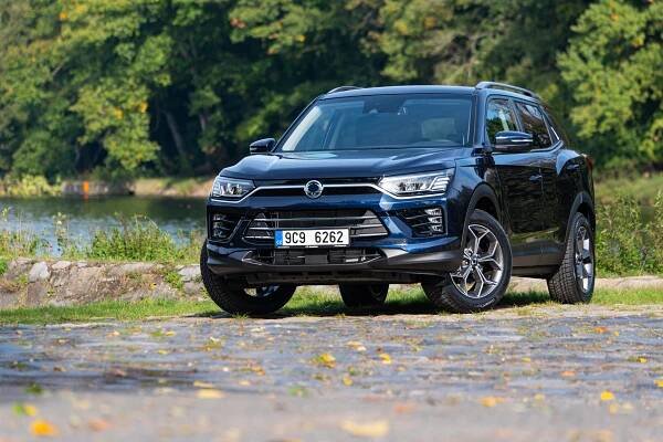 SsangYong ví, jak v Česku zaujmout: Dostupné SUV Korando se prodává jako teplé housky, přesto dále zlevňuje