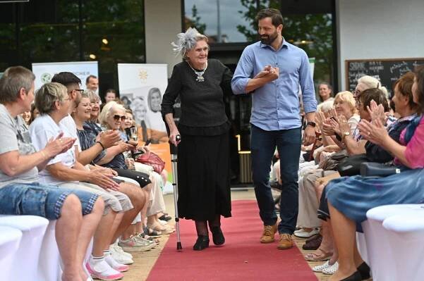Tajemný Fantom opery se přenesl z Paříže do Prahy – senioři z RoSy pořádali 11. ročník tradiční módní přehlídky