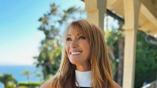 Jane Seymour alias doktorka Quinnová (73): Nohy dvacítky! | Blesk.cz