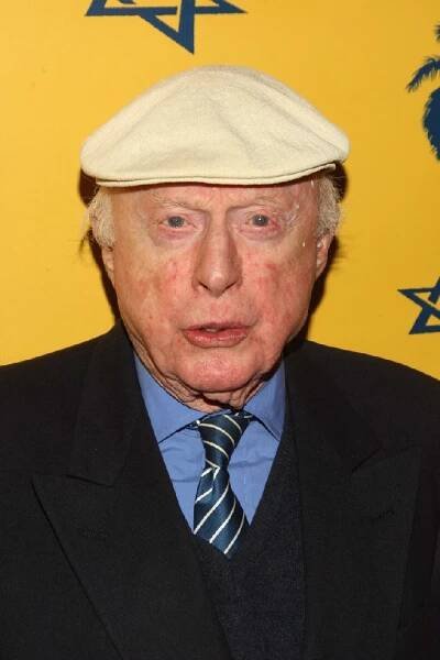 FOTO: Ve věku 106 let zemřel Norman Lloyd, nejstarší herec v Hollywodu. – stránka 432