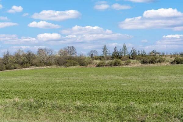 Ovčáry – památník zahájení výroby aut v TPCA – Kolínsko – Cesty a památky