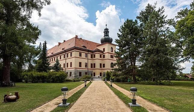 Asociace majitelů hradů a zámků