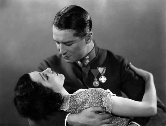 Kouzlo valčíku - Promo - Claudette Colbert, Maurice Chevalier