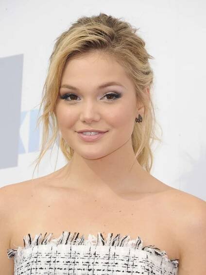 Olivia-Holt_-102-7-KIIS-FMs-2016-Wango-Tango (2).jpg