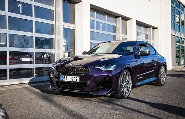Tuning přímo z továrny: Podívejte se, jak se montují doplňky na nové BMW M240i